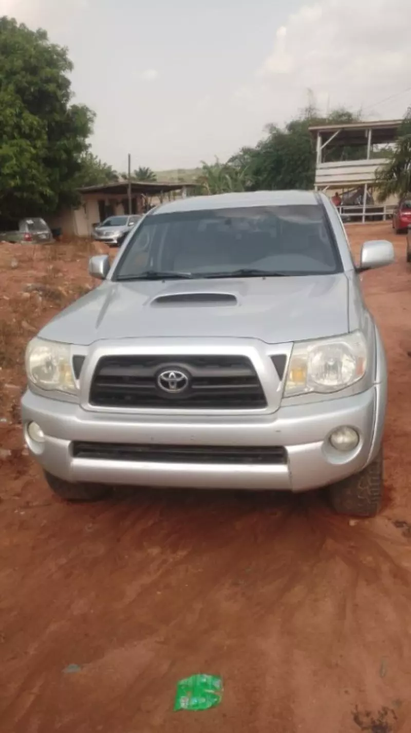 Toyota Tacoma   - 2008