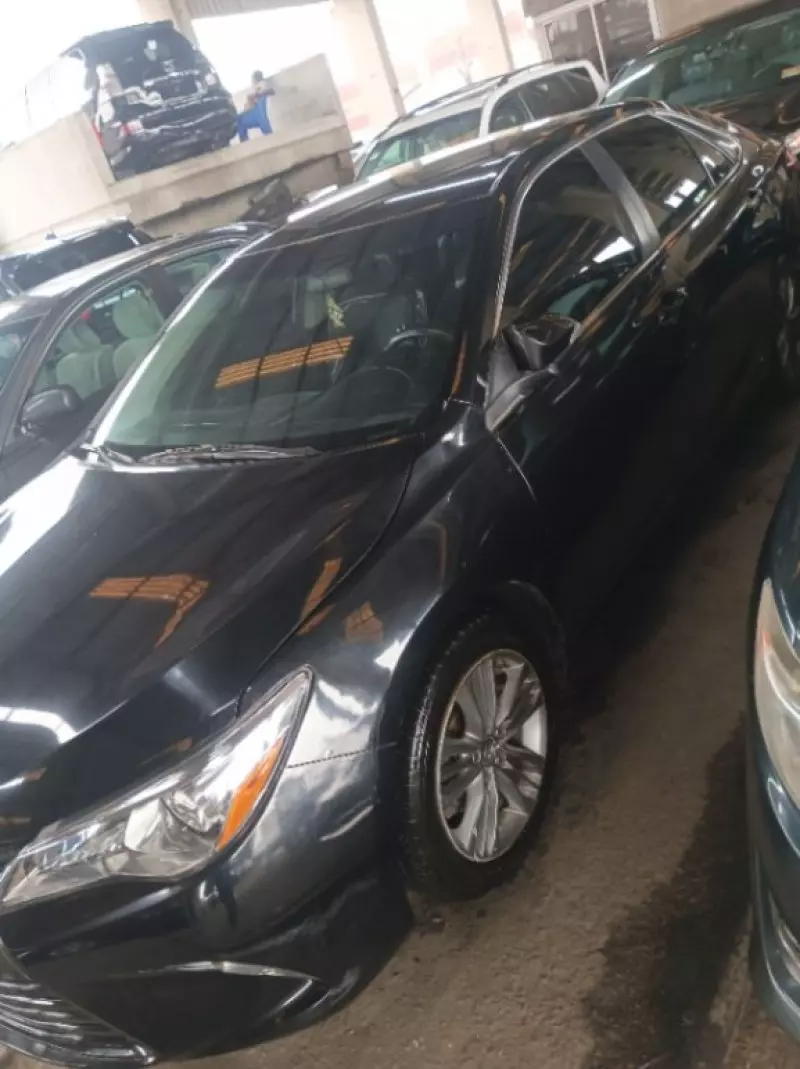 Toyota camry   - 2015