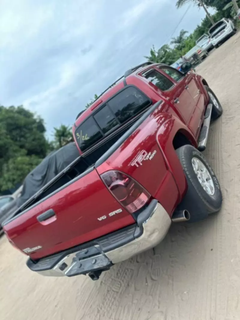Toyota Tacoma   - 2008