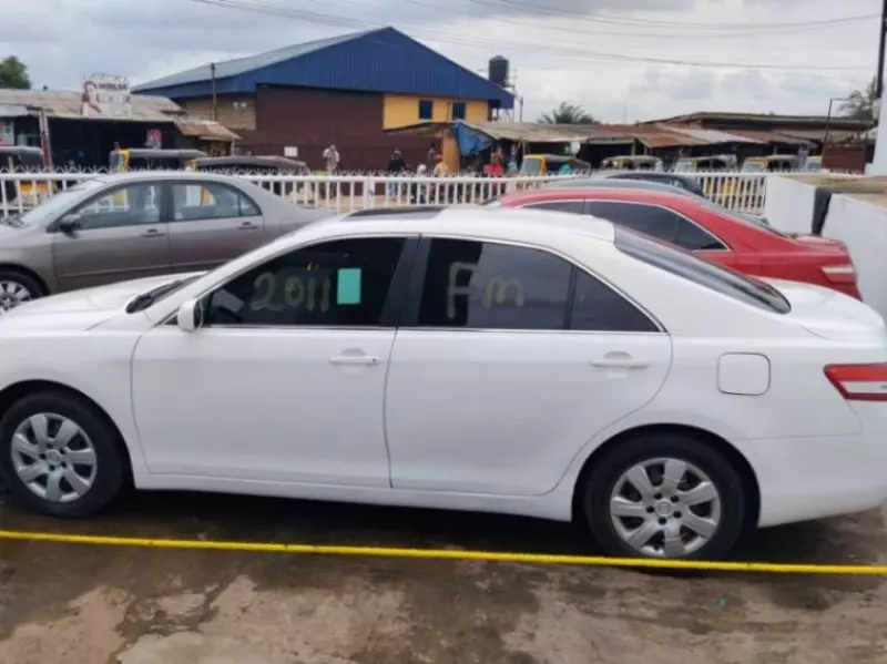 TOYOTA Camry   - 2010