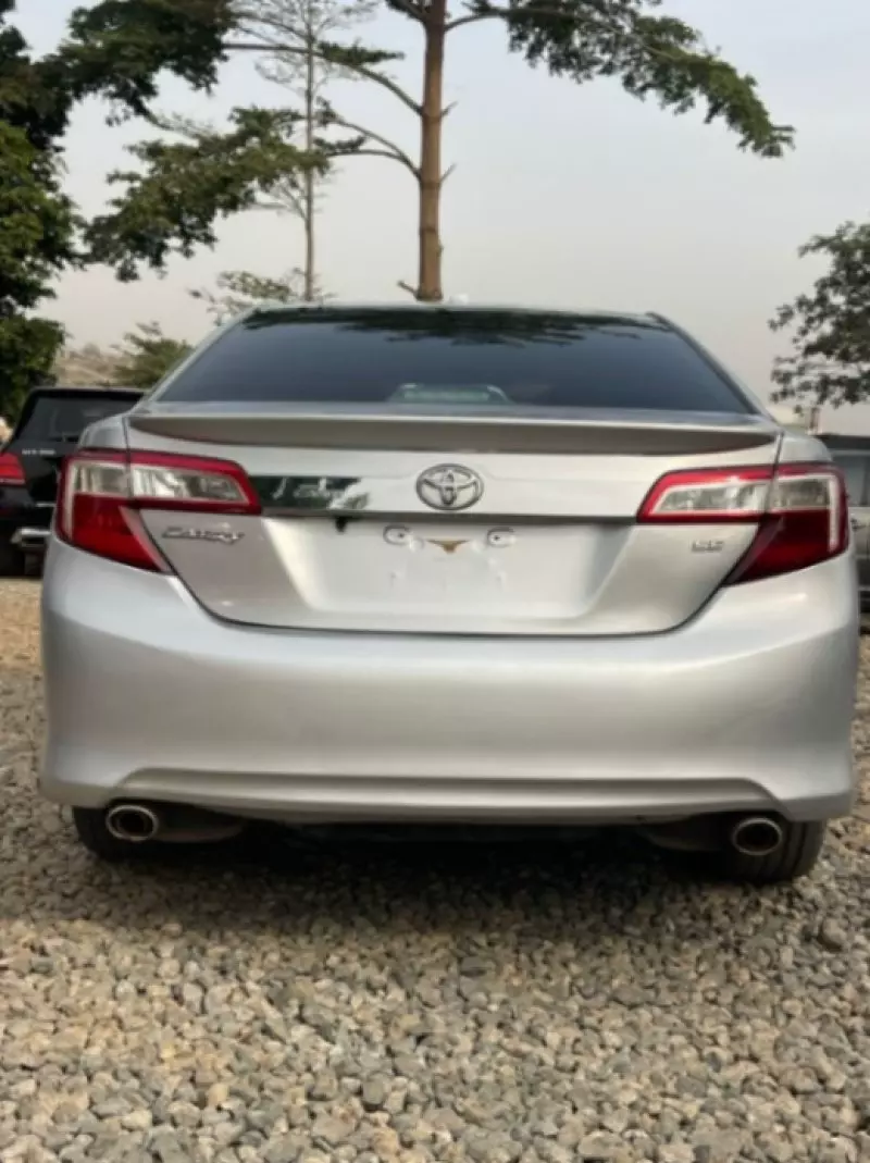Toyota Camry   - 2012