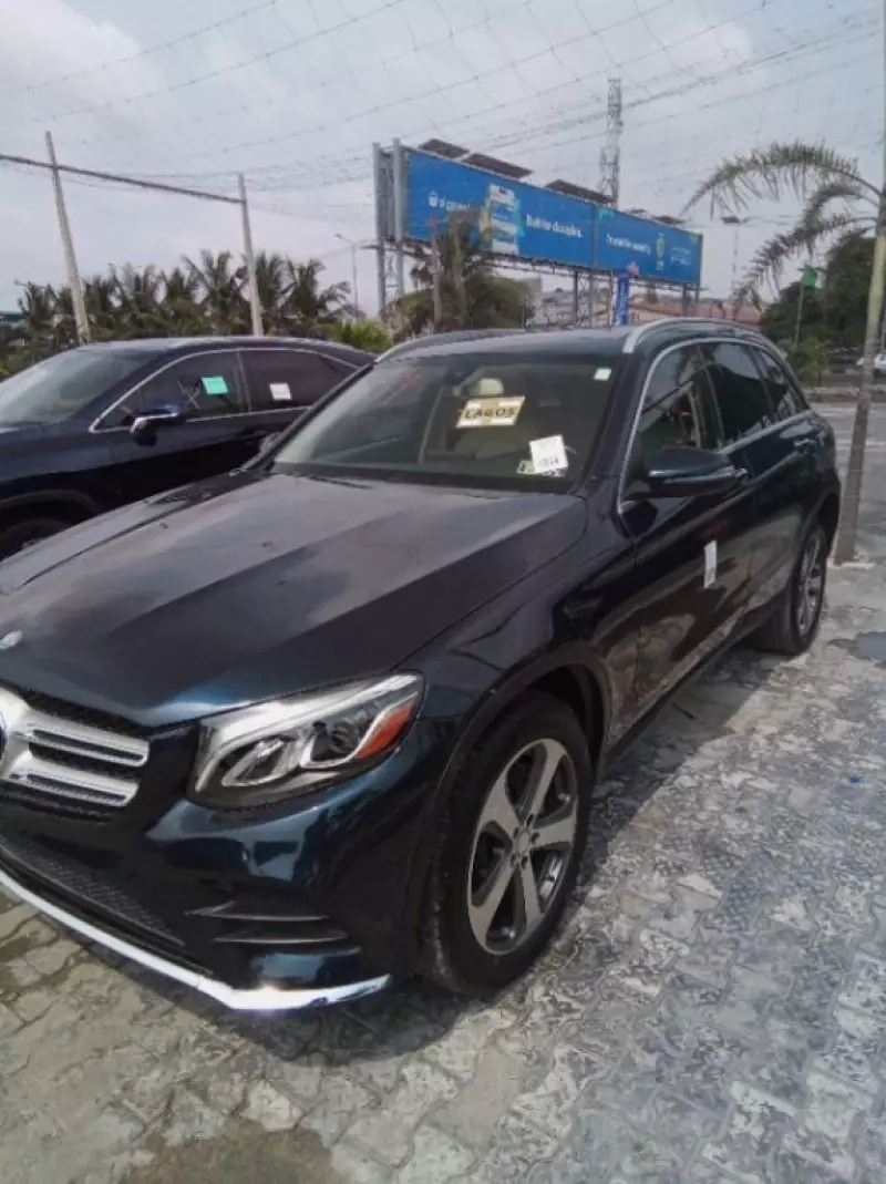 Mercedes-Benz GLC 300   - 2016