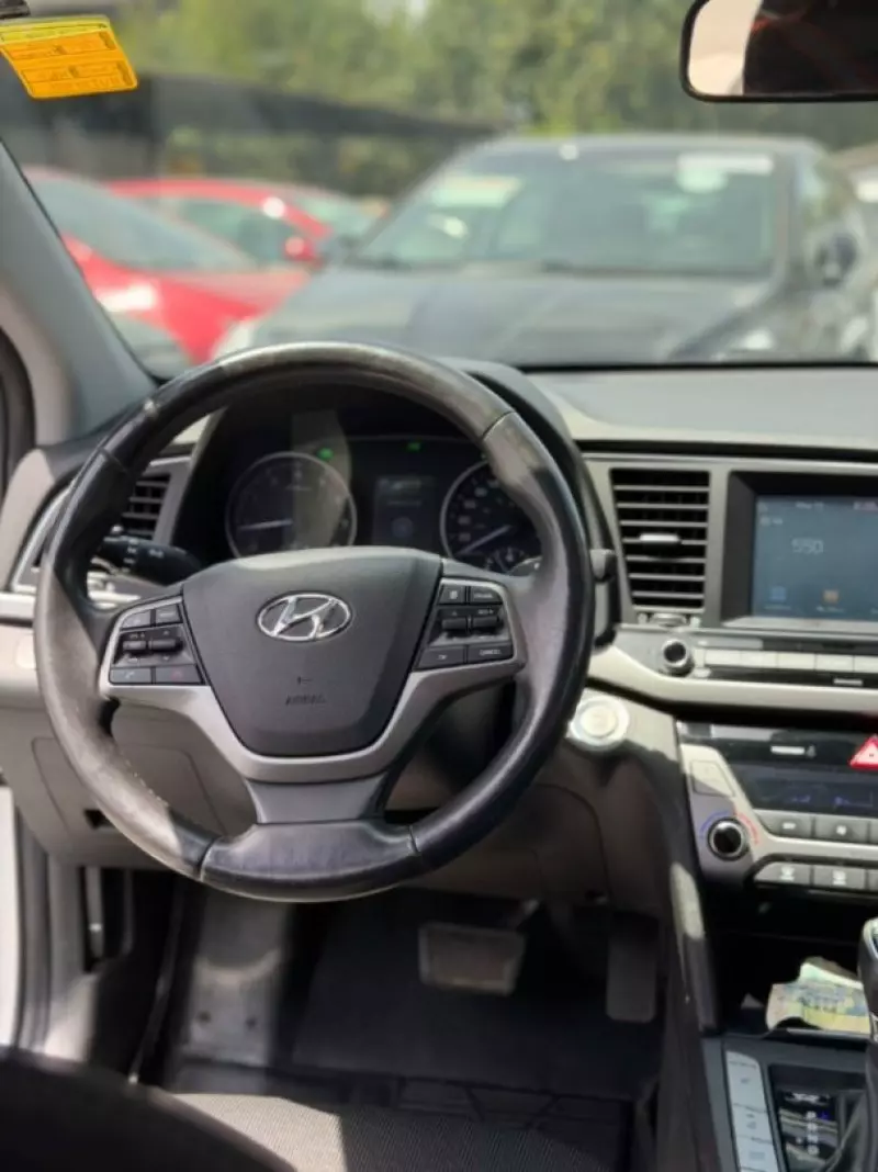 Hyundai Elantra - 2017