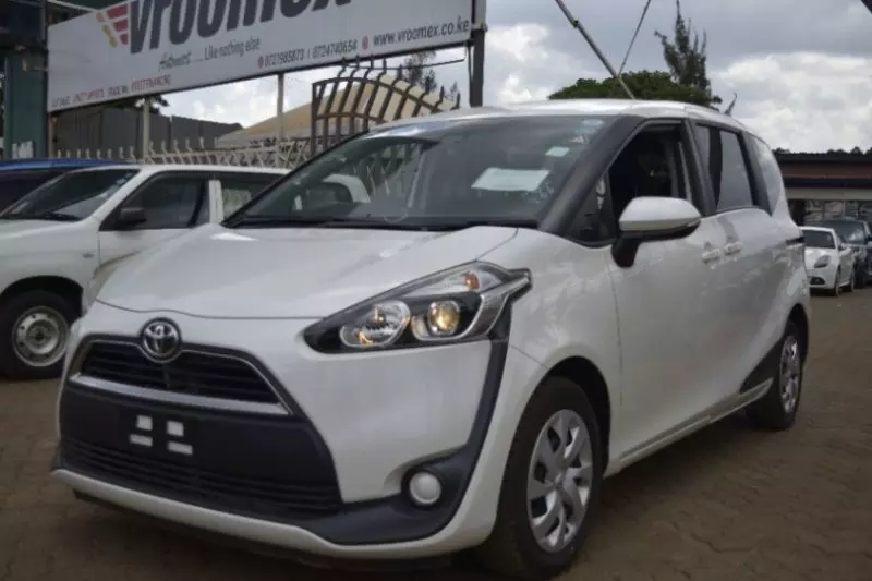 Toyota Sienta   - 2018