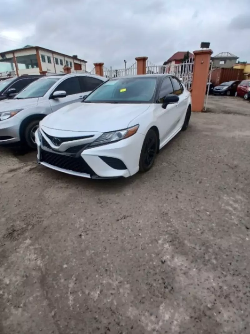 TOYOTA Camry - 2019