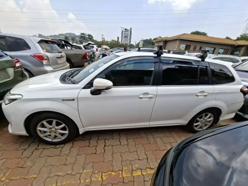 Toyota Fielder hybrid    - 2017