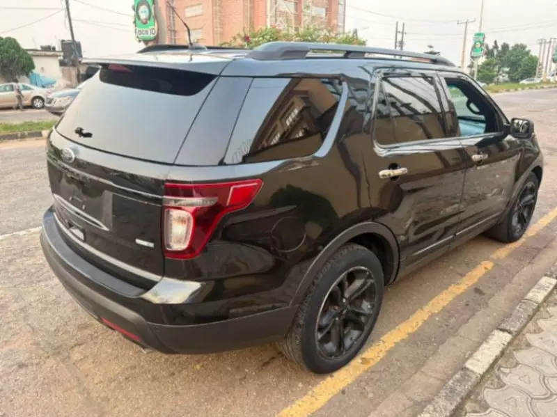 Ford Explorer   - 2014