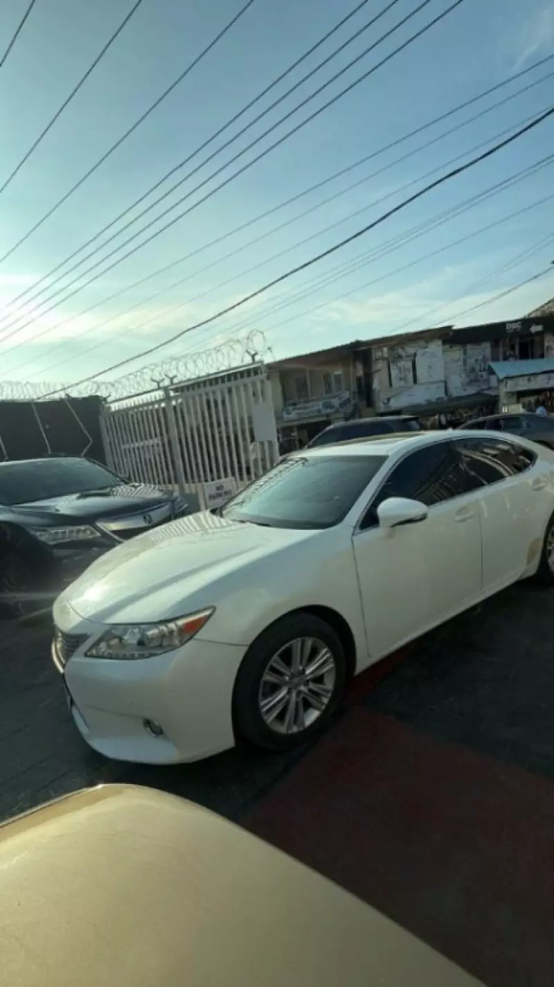 Lexus ES - 2013