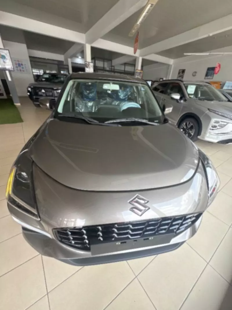 SUZUKI Swift GLX   - 2025