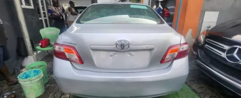 Toyota Camry   - 2009