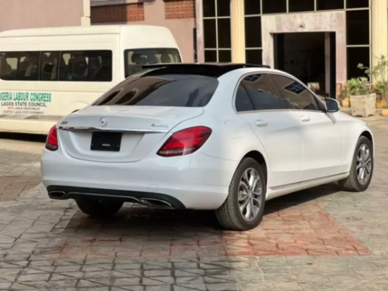 Mercedes-Benz C 300   - 2015