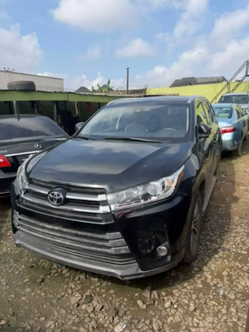 TOYOTA Highlander   - 2019