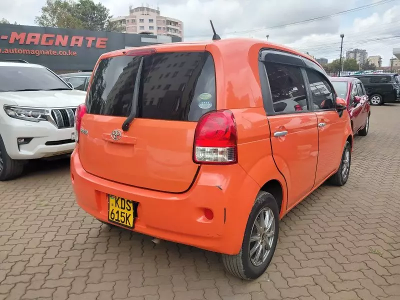 TOYOTA Porte   - 2017
