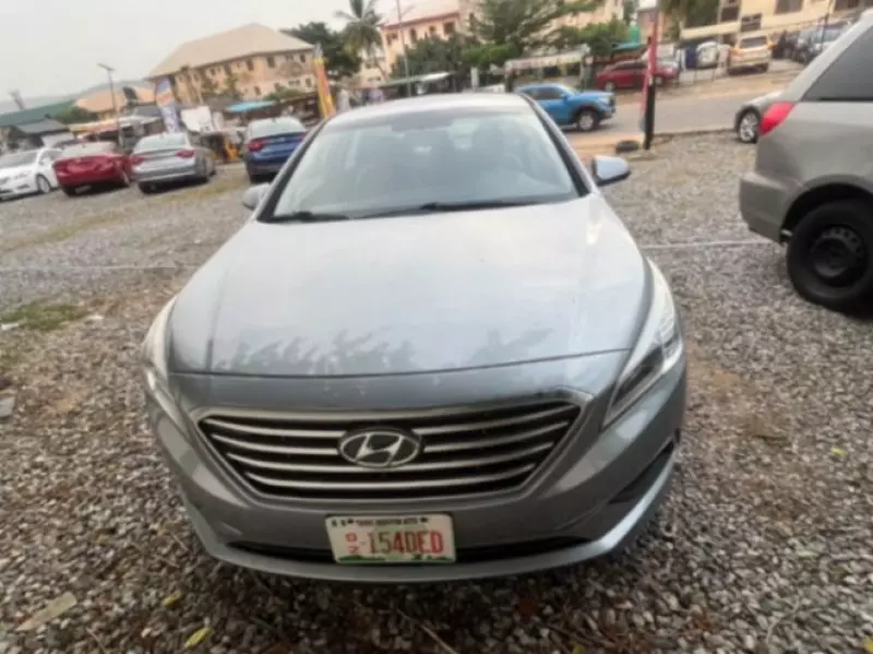 Hyundai Sonata   - 2016