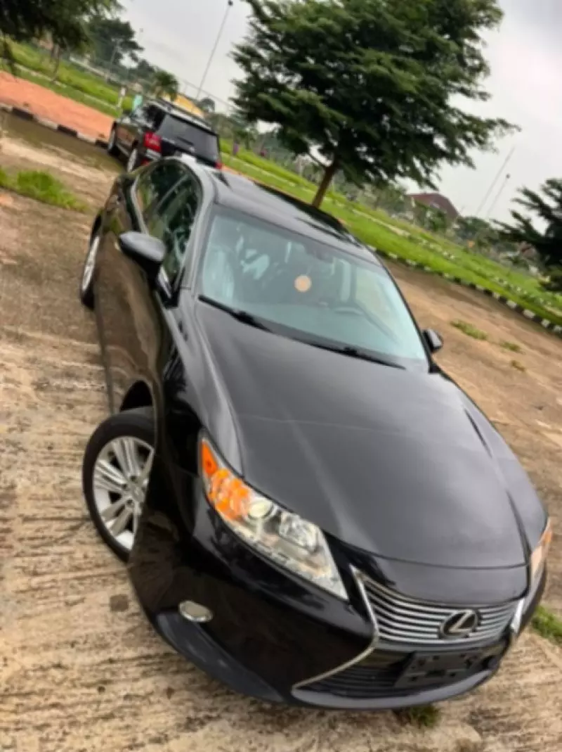 Lexus ES   - 2013