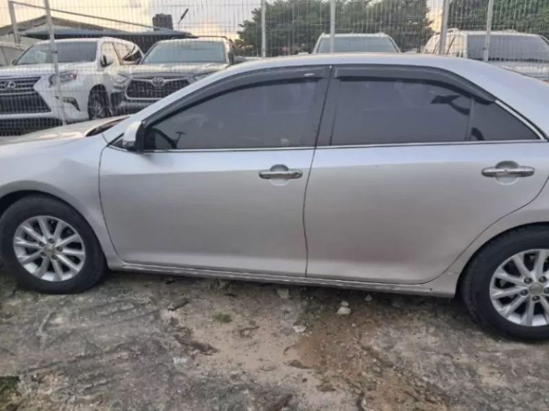 Toyota Camry   - 2014