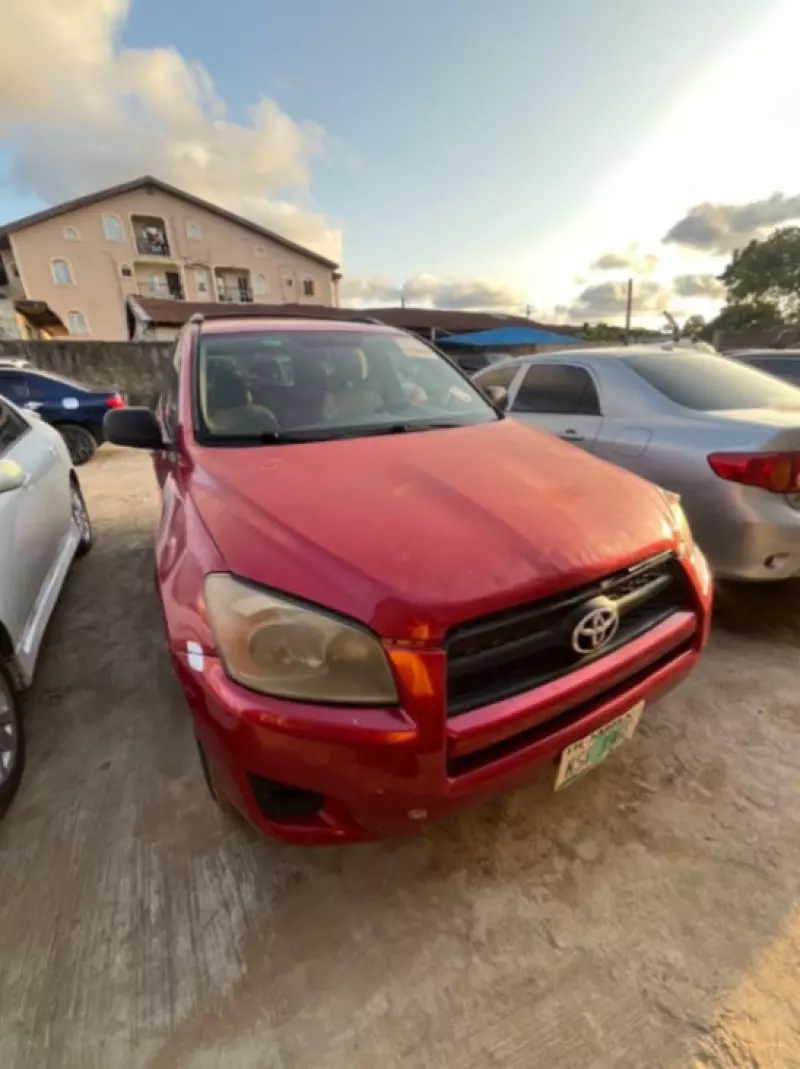 TOYOTA RAV 4 - 2010