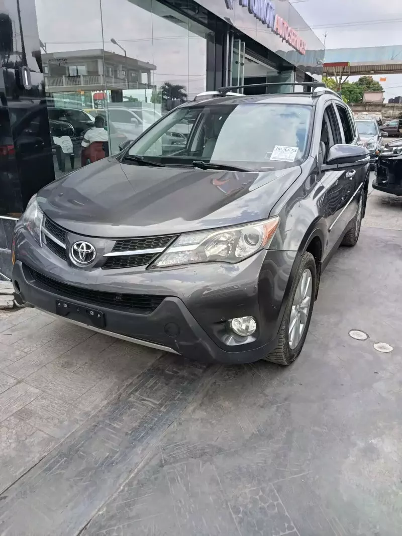 Toyota RAV 4   - 2015