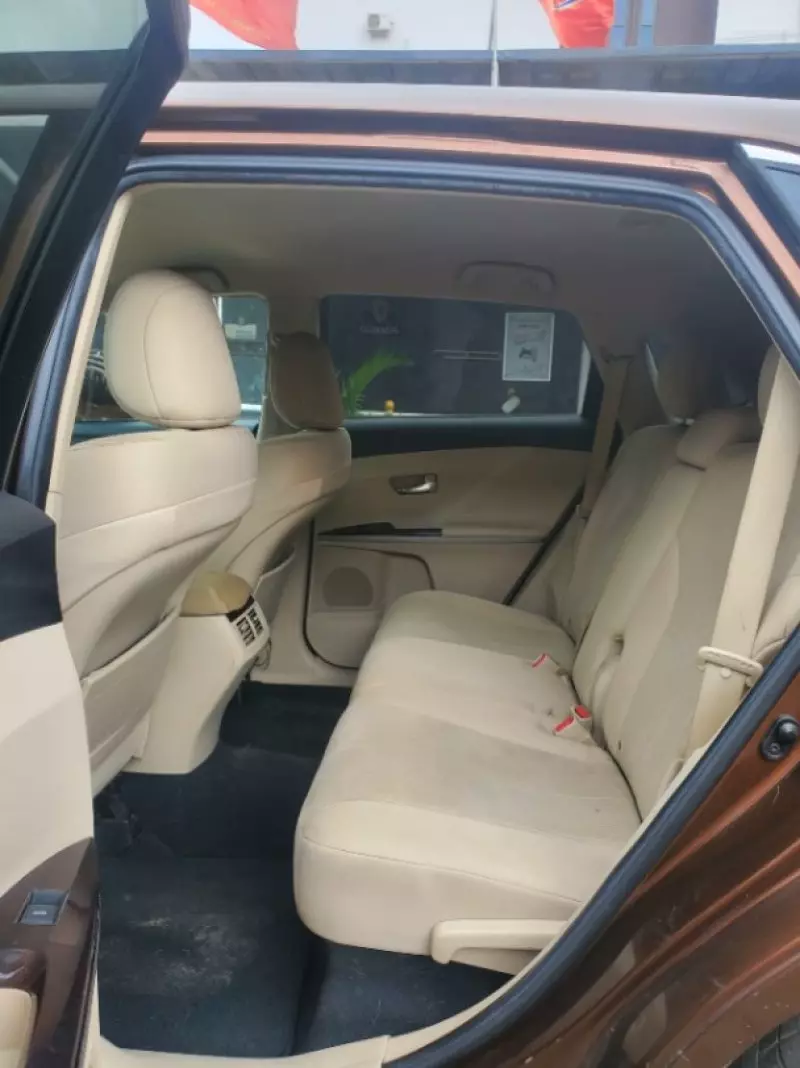 TOYOTA Venza   - 2010