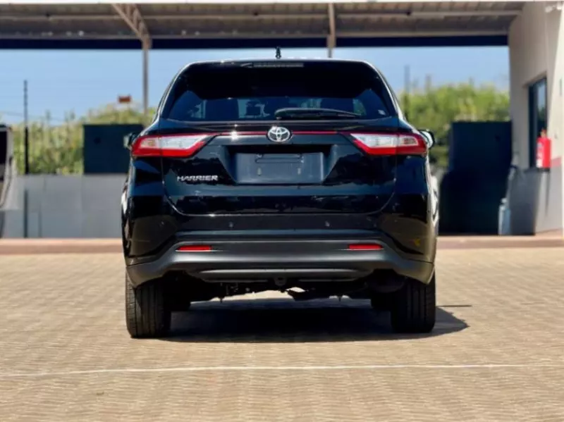 Toyota Harrier   - 2018
