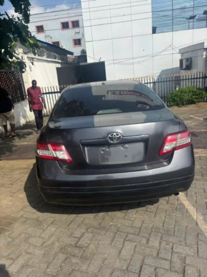 TOYOTA Camry   - 2010