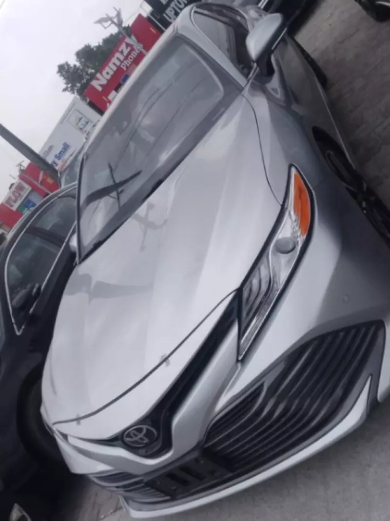 Toyota Camry   - 2018