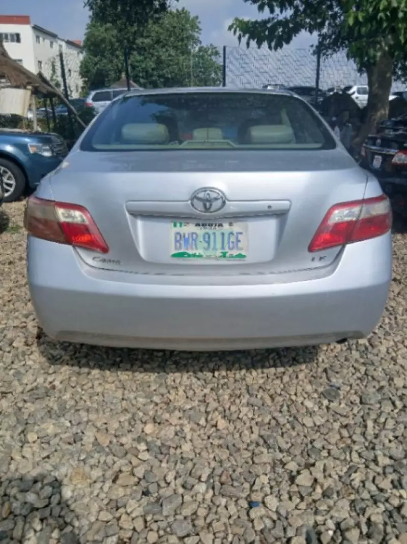 Toyota Camry   - 2009