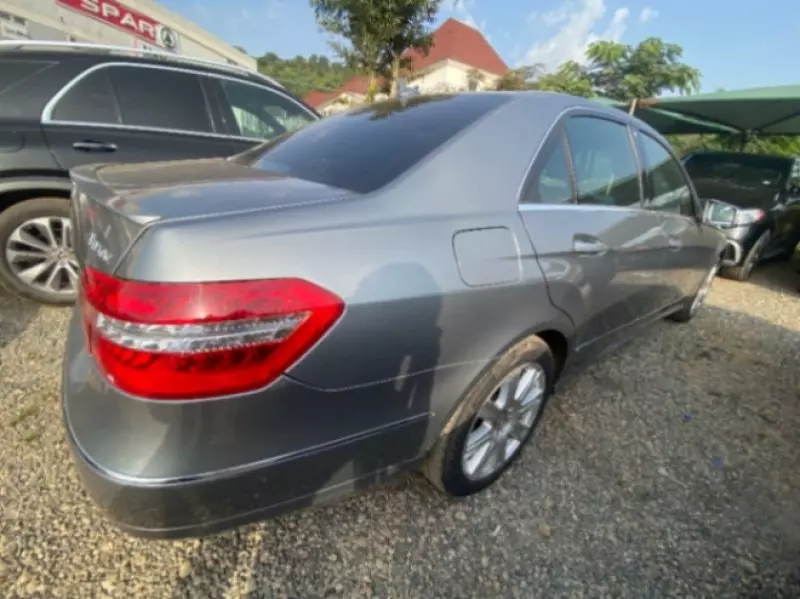 Mercedes-Benz E-class   - 2013