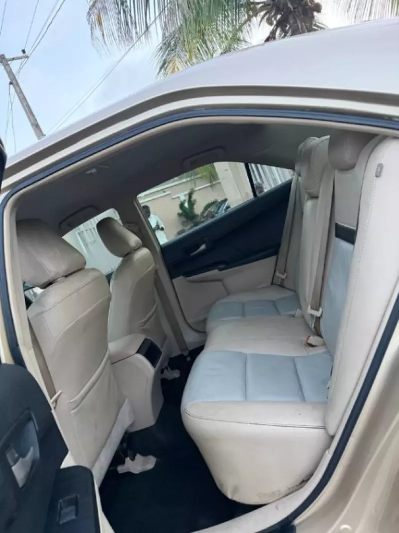 TOYOTA Camry   - 2012