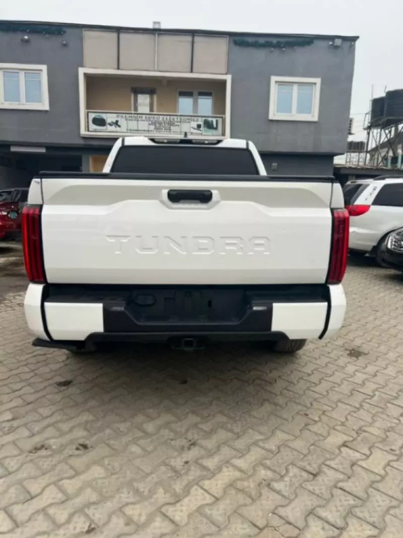 Toyota Tundra   - 2024