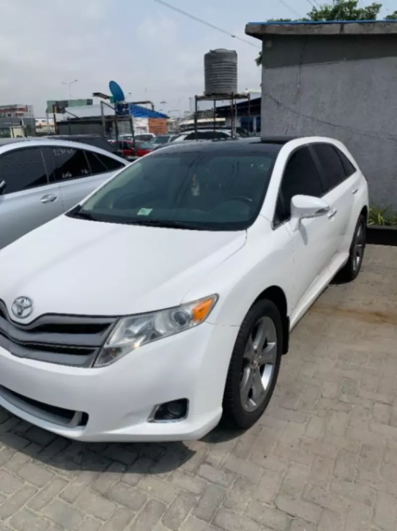 Toyota Venza   - 2013