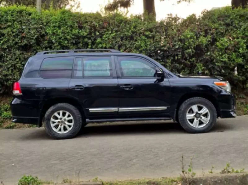 Toyota Land Cruiser   - 2015