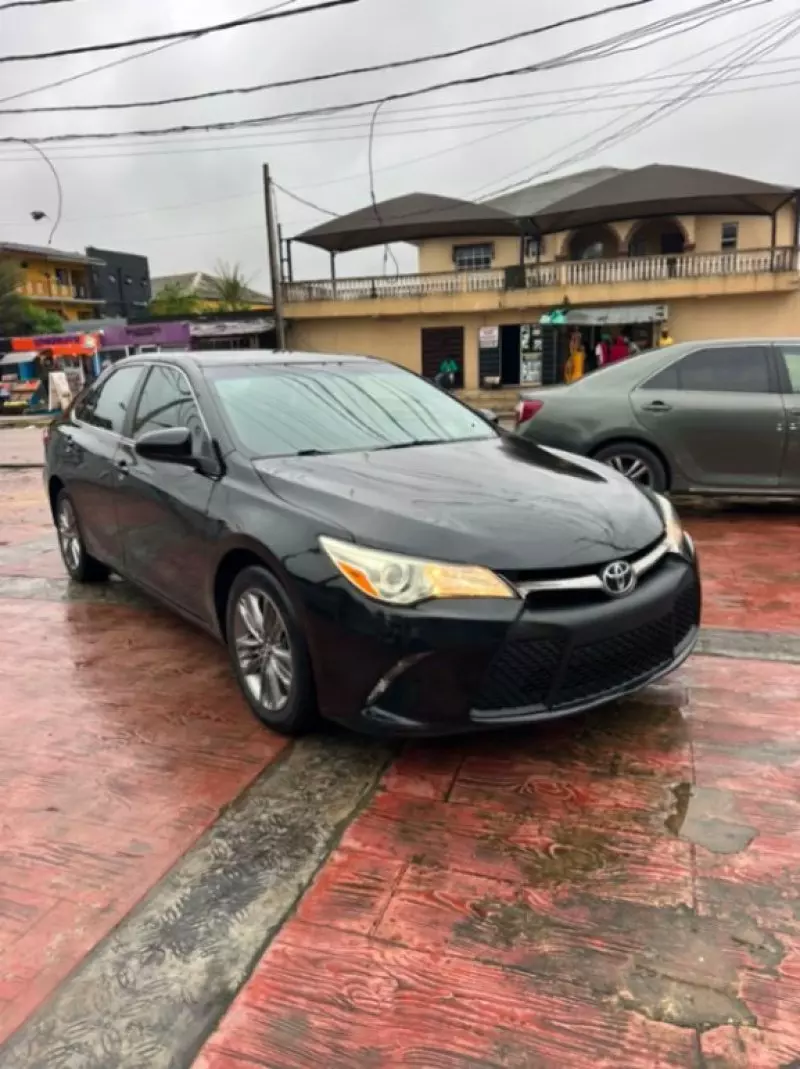 TOYOTA Camry - 2016