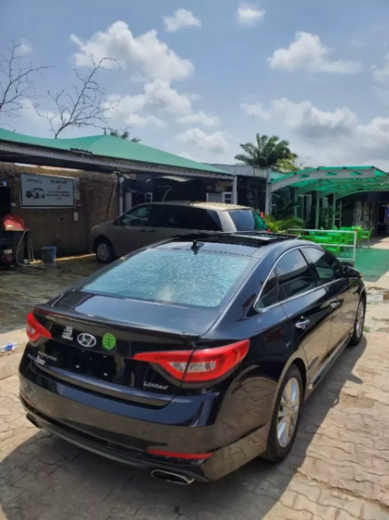 Hyundai Sonata   - 2015