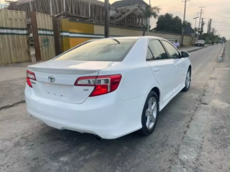 TOYOTA Camry   - 2012