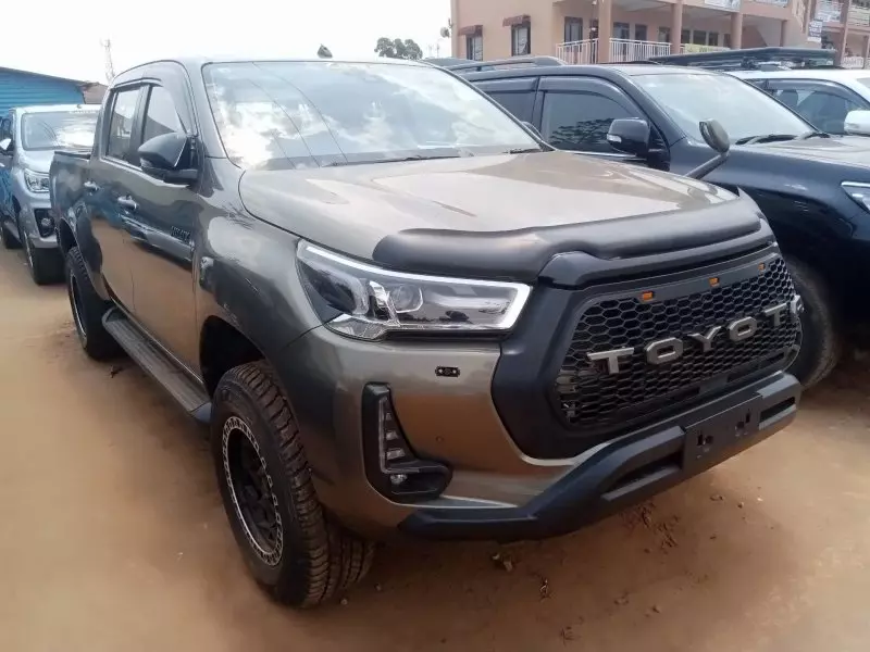 Toyota Hilux   - 2020