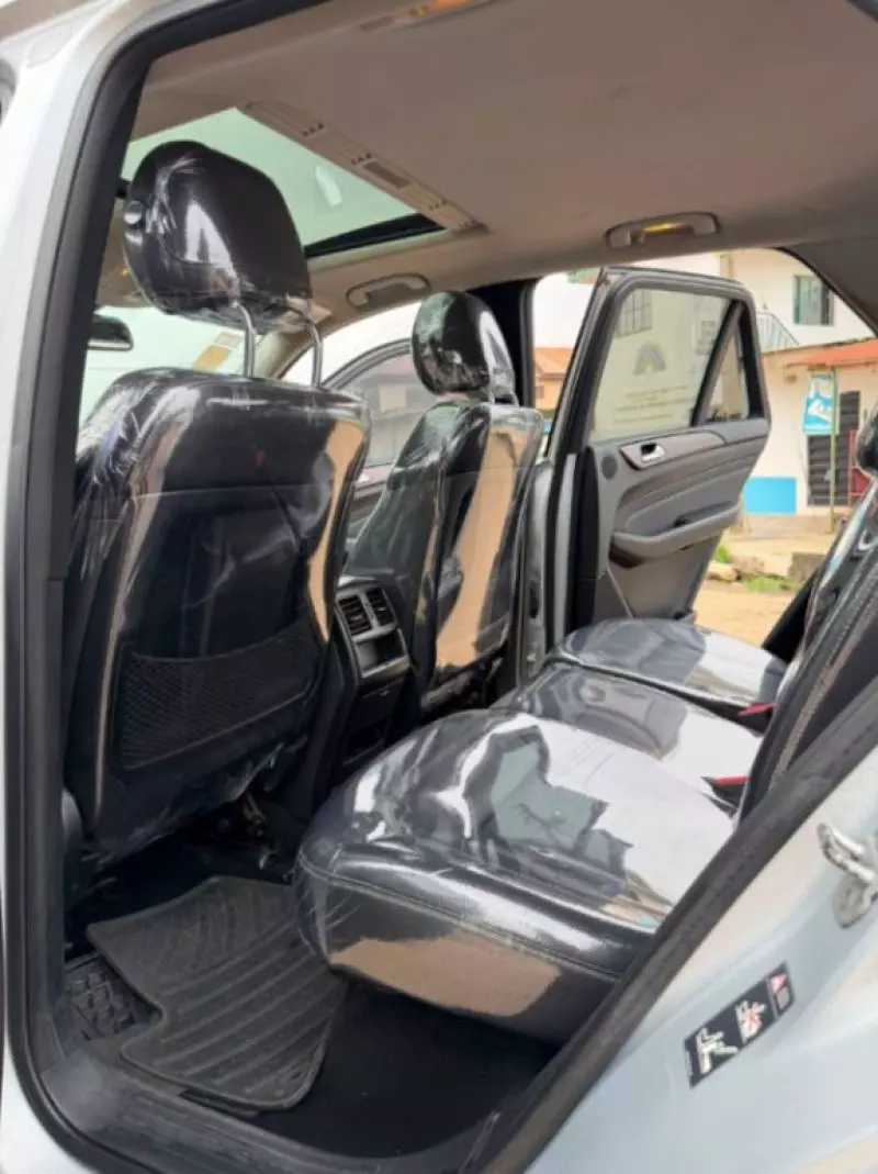 Mercedes-Benz ML 350   - 2012