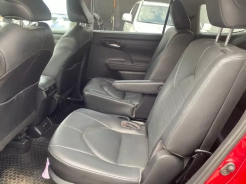 Toyota Highlander   - 2020