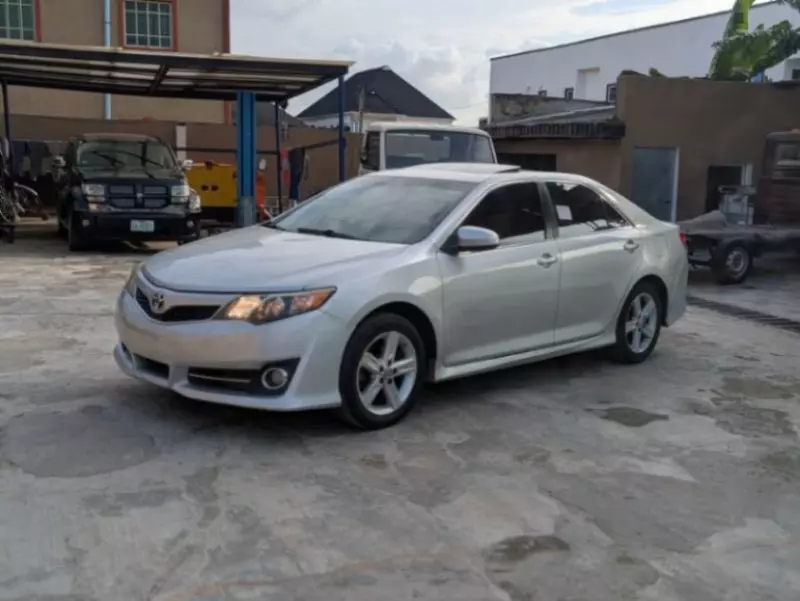 TOYOTA Camry   - 2013