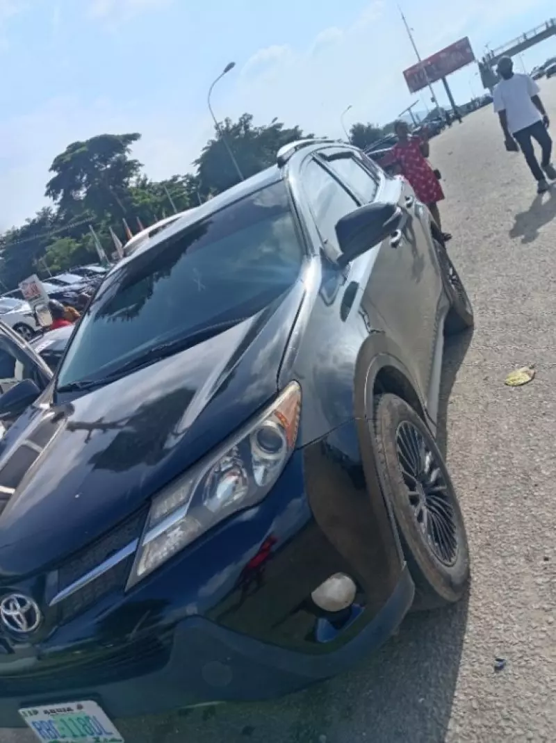 TOYOTA RAV 4 - 2015
