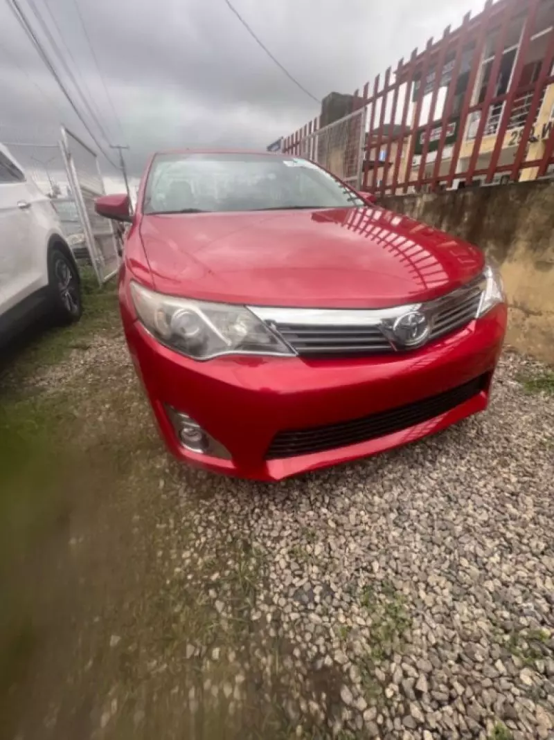 Toyota Camry   - 2014