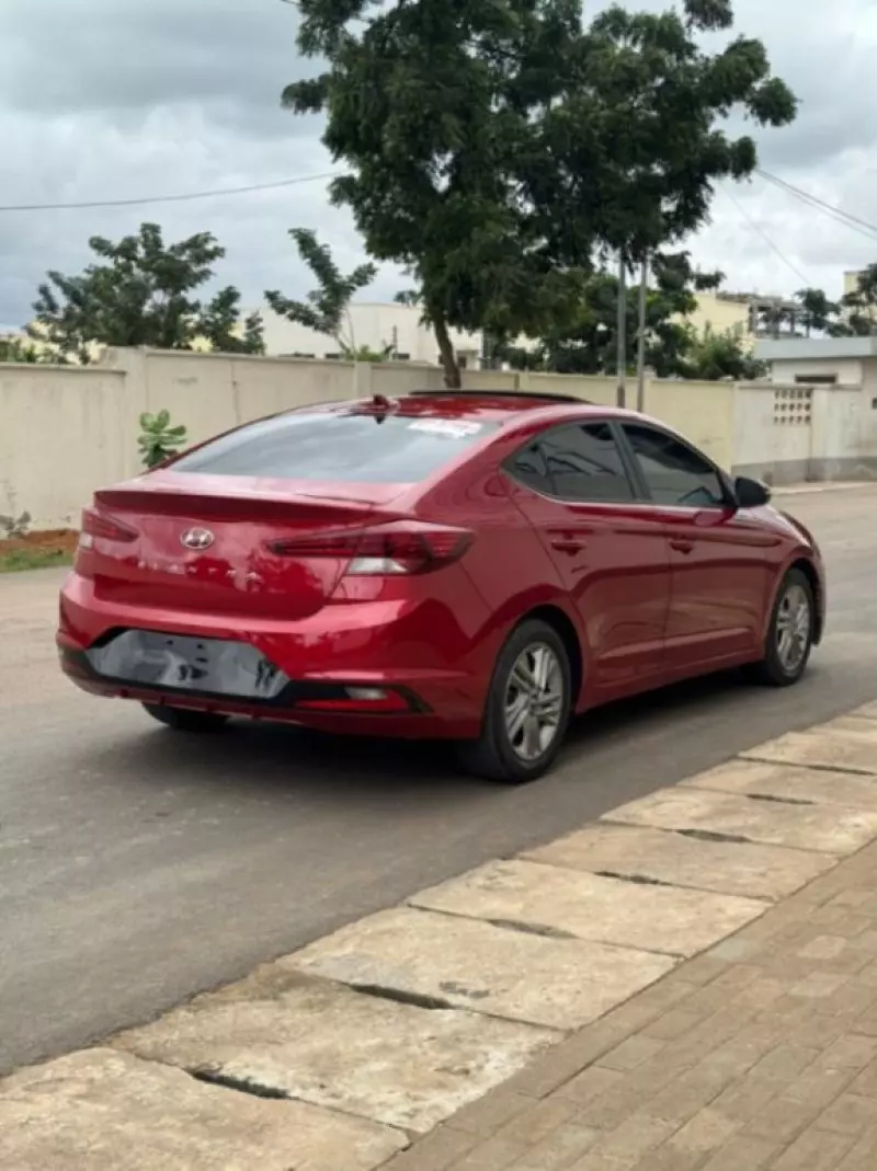 Hyundai Elantra   - 2020