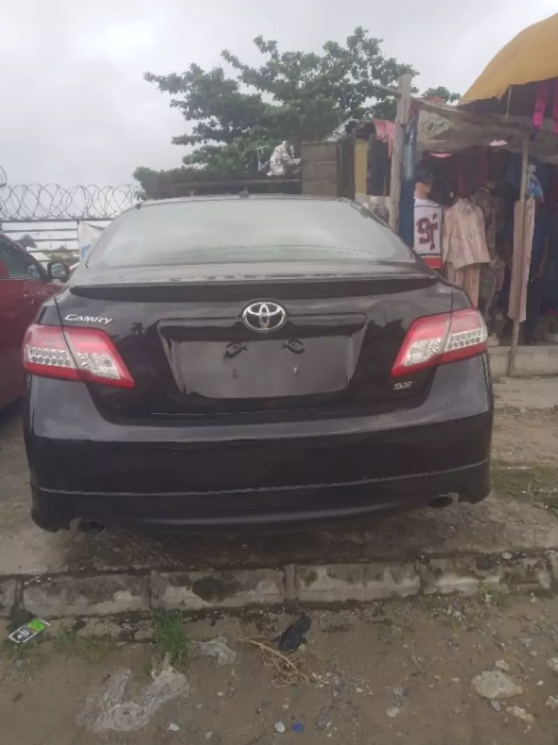 TOYOTA Camry   - 2011