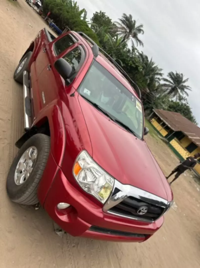 Toyota Tacoma   - 2008