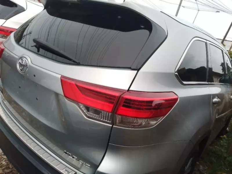 Toyota Highlander   - 2018