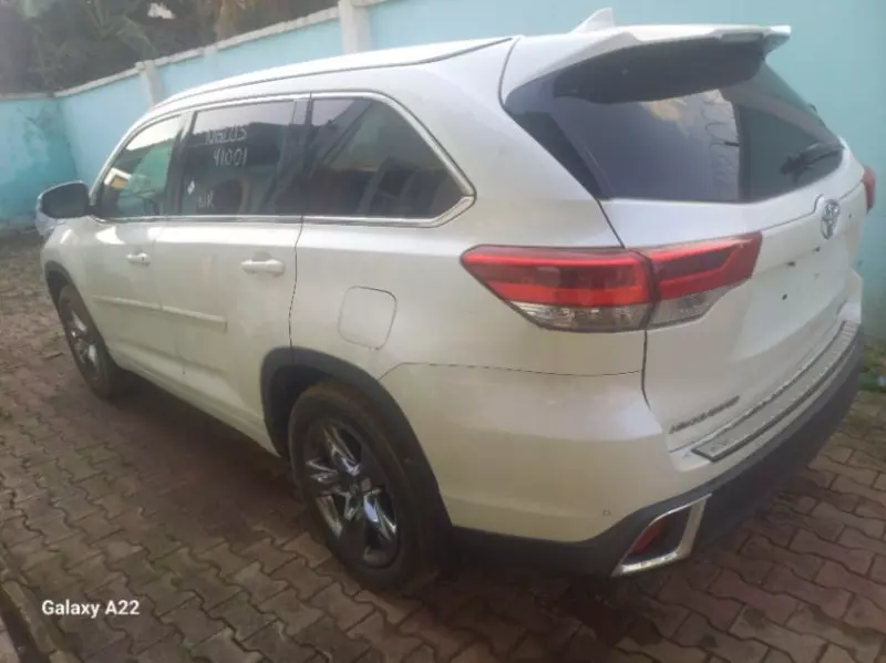 Toyota Highlander   - 2018