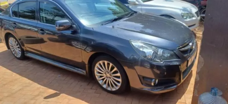 Subaru Legacy    - 2012
