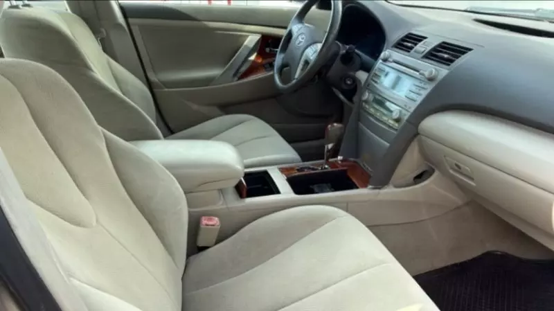 Toyota Camry   - 2009