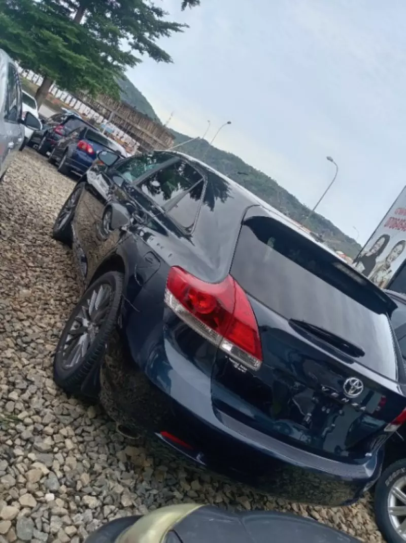 Toyota Venza   - 2012