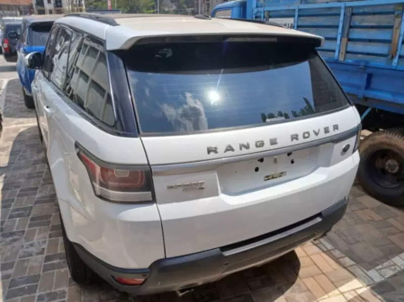 Land Rover RANGE ROVER SPORT HST    - 2015